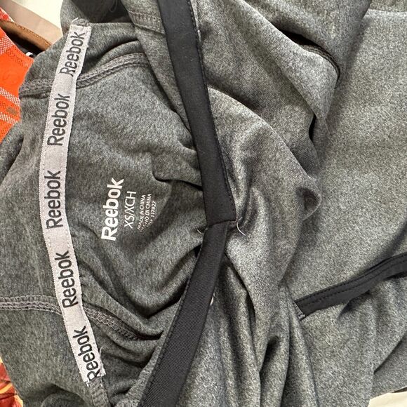 Reebok Gray Long Sleeve Light Hooded Pullover Running Shirt Front Pockets XS - Picture 6 of 11